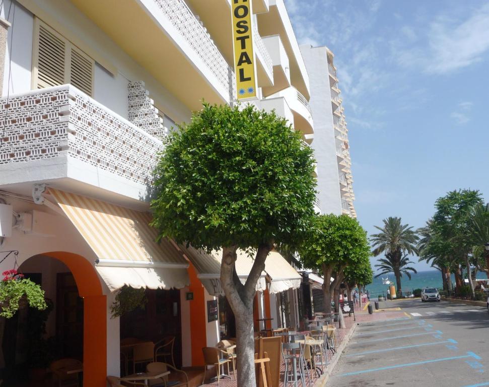 Hostal Yebisah Santa Eularia des Riu Exterior foto
