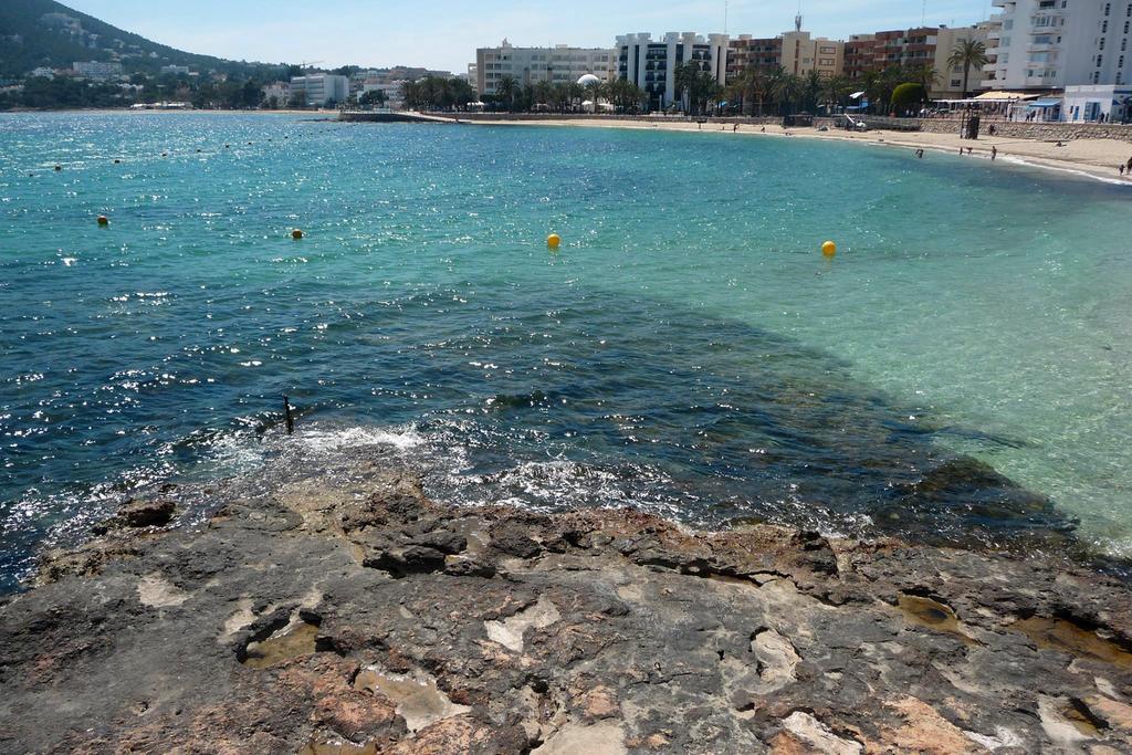 Hostal Yebisah Santa Eularia des Riu Exterior foto