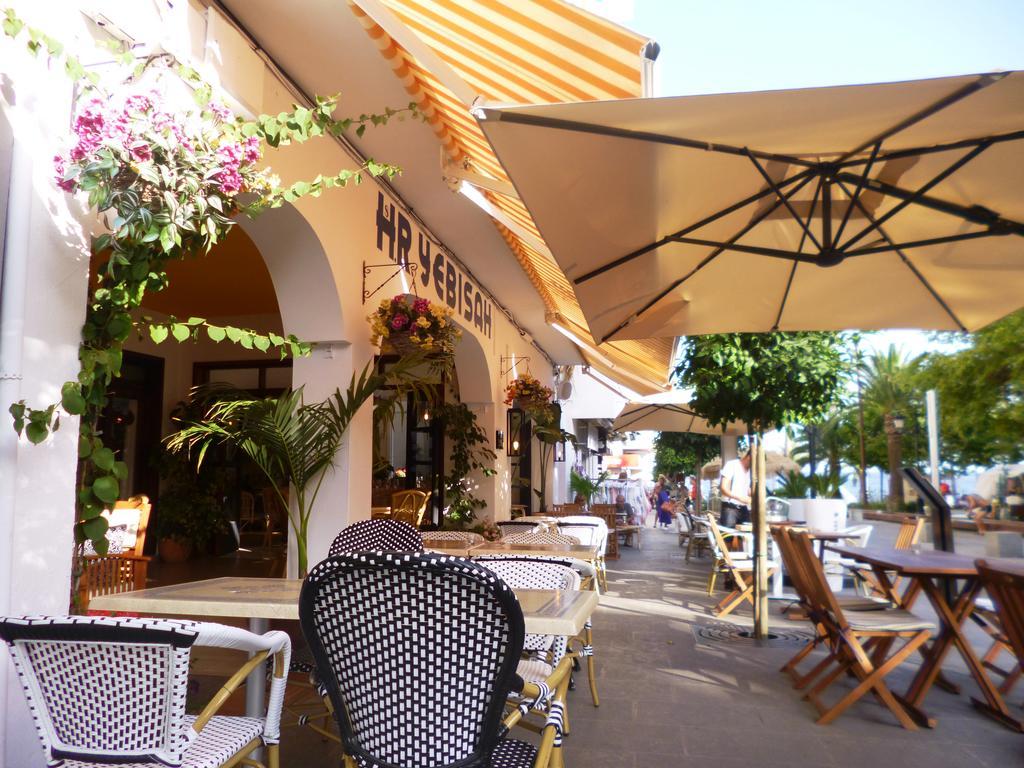 Hostal Yebisah Santa Eularia des Riu Exterior foto