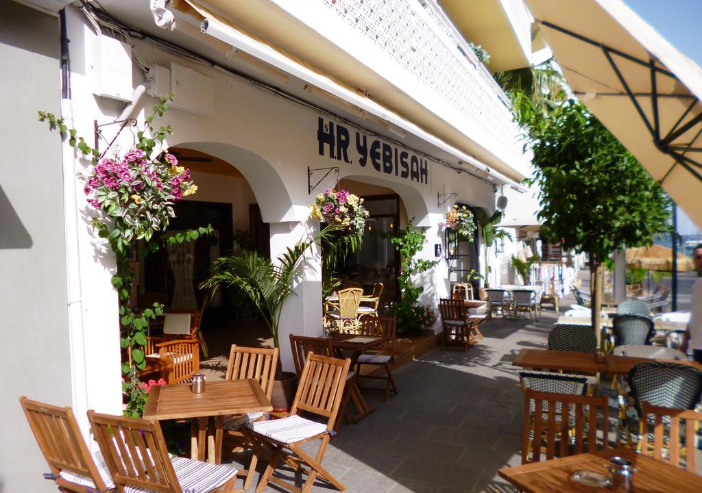 Hostal Yebisah Santa Eularia des Riu Exterior foto