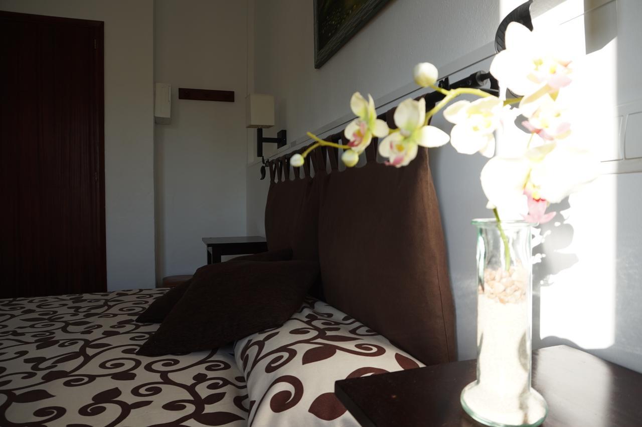 Hostal Yebisah Santa Eularia des Riu Exterior foto