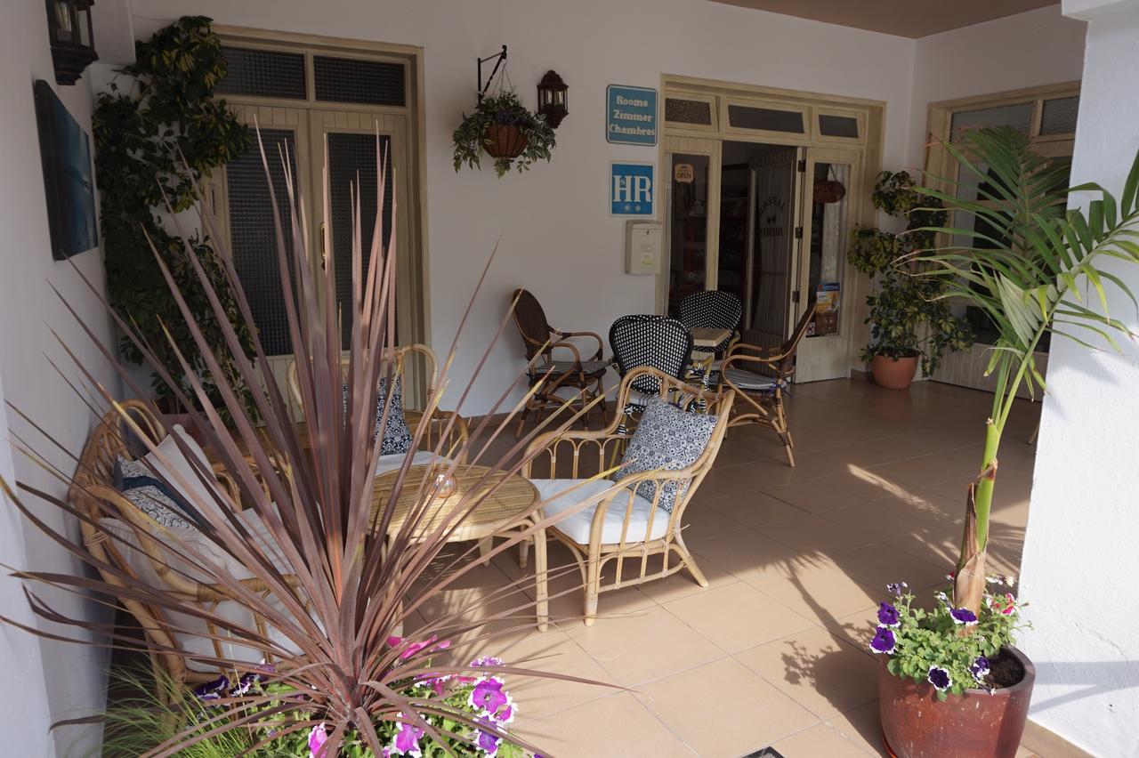 Hostal Yebisah Santa Eularia des Riu Exterior foto
